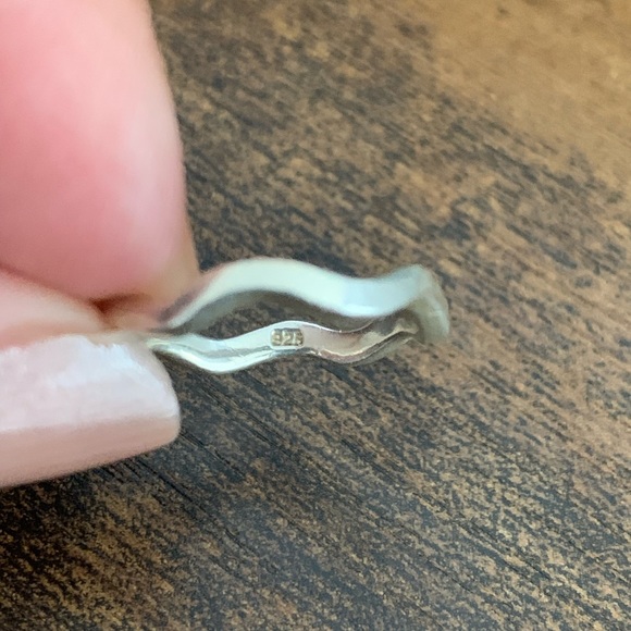 Sterling silver wavy ring! - Picture 8 of 8